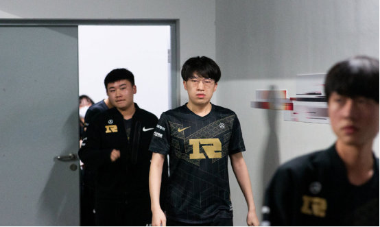 达成连续四 达成连续四